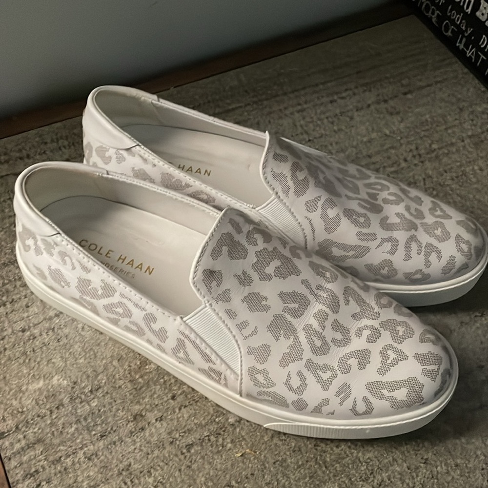 Cole Haan Grand Pro Spectator 2.0 Sneaker Women Size9 White Silver Leopard Print - Picture 10 of 12